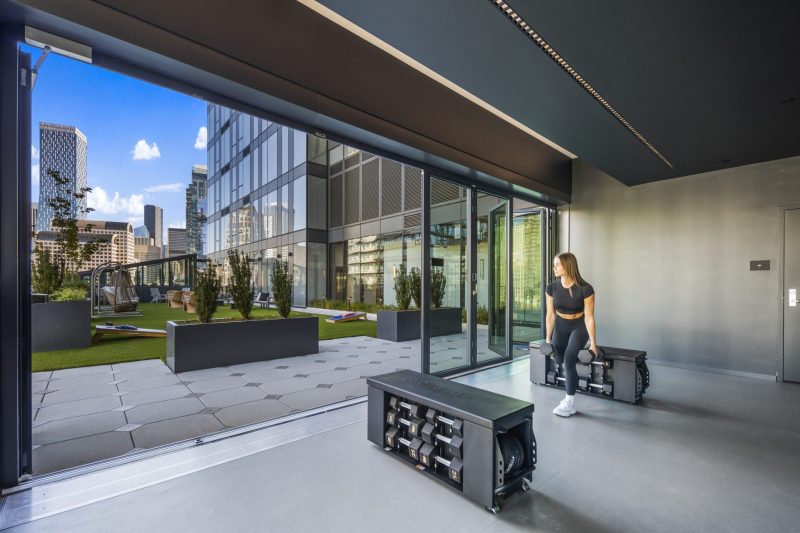 Indoor-outdoor fitness suite